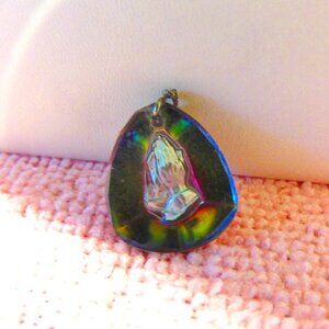 VINTAGE REVERSE CARVED PRAYING HANDS PENDANT